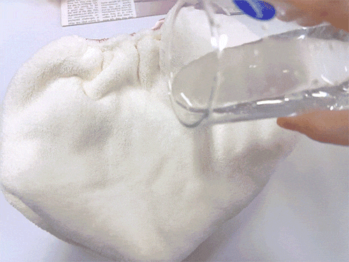 ？10分钟轻松养成女明星「绸缎发」开元棋牌洗完头自然风干还是吹干好