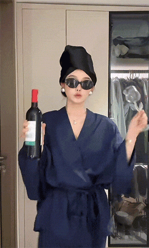 ？10分钟轻松养成女明星「绸缎发」开元棋牌洗完头自然风干还是吹干好(图19)